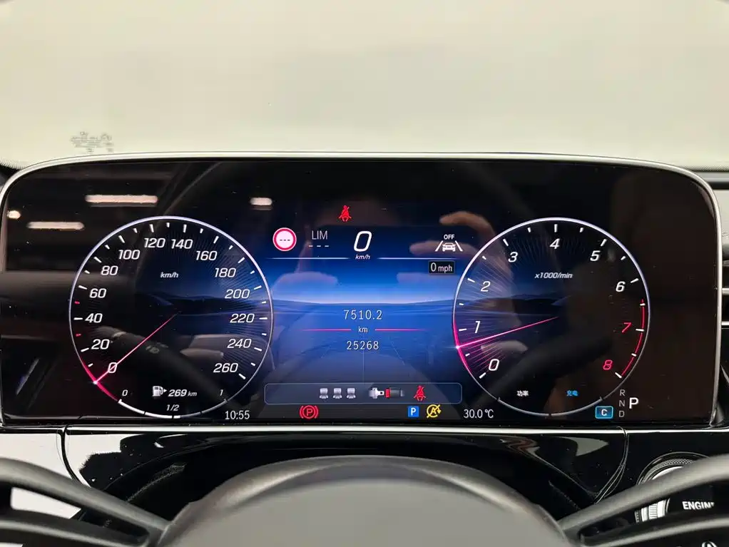 Mercedes-Benz E-Class — миниатюра 14