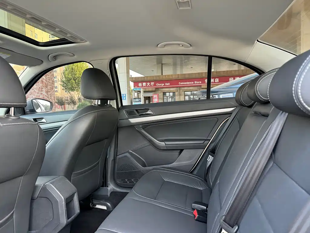 Volkswagen Lavida — миниатюра 10