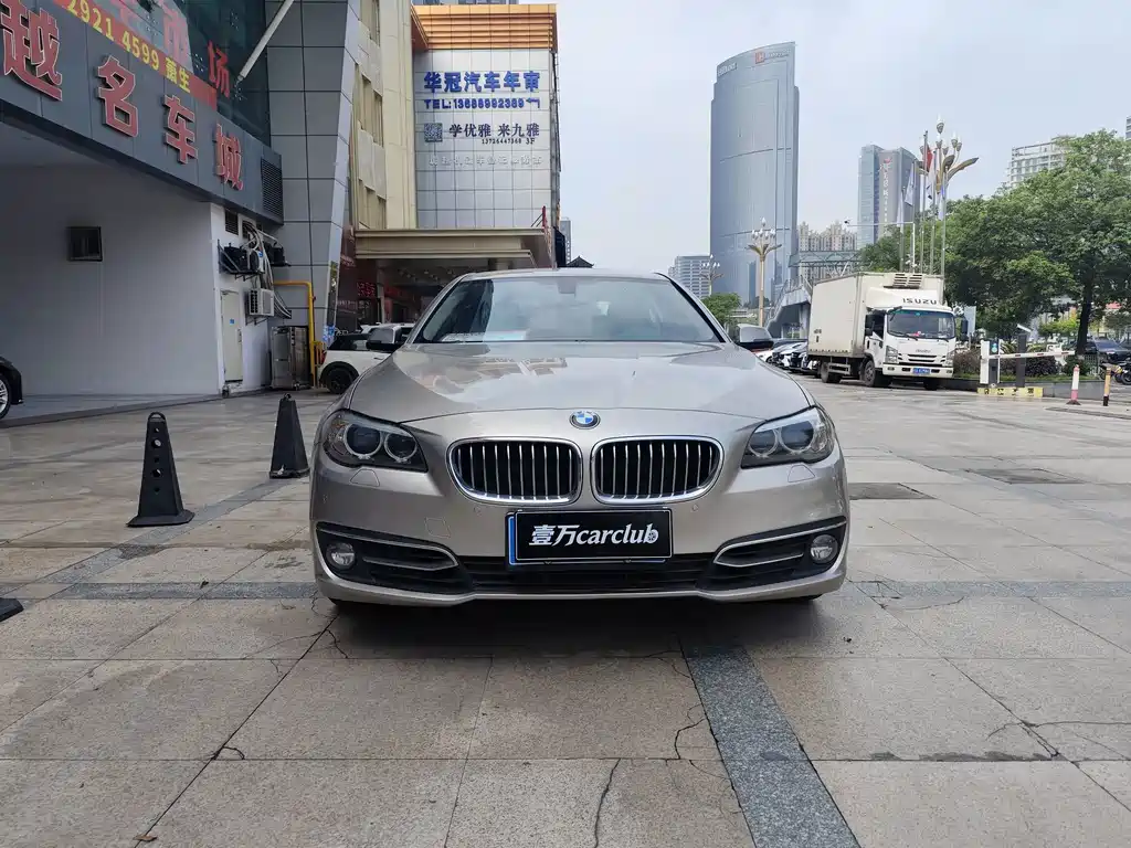 BMW 5 Series — миниатюра 2