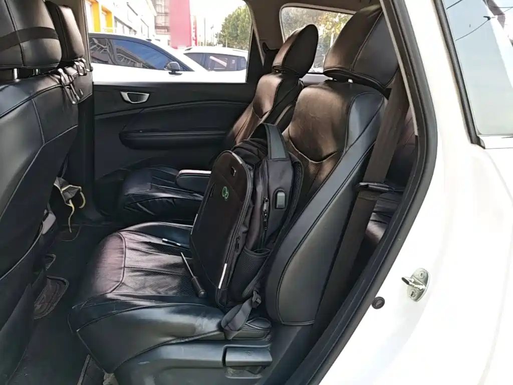 Wuling Jiachen — миниатюра 17