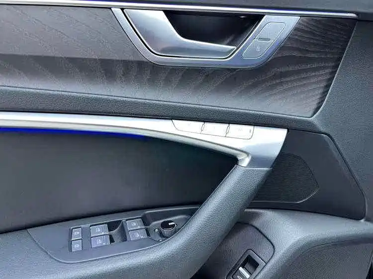 Audi A6L — миниатюра 9