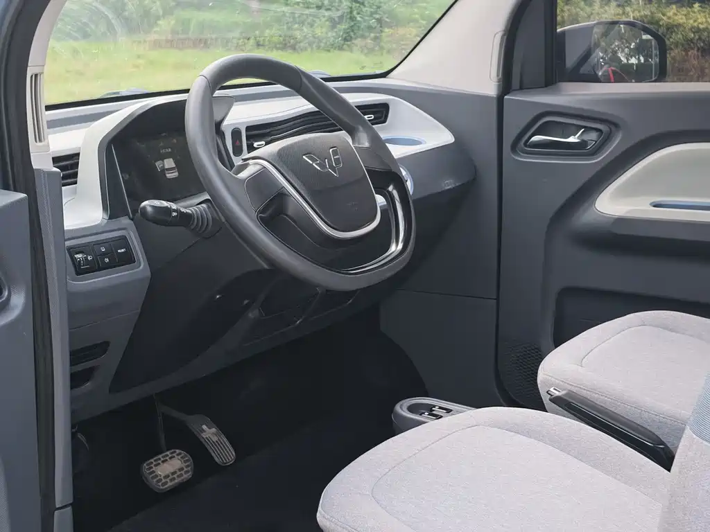 Wuling MINIEV — миниатюра 9