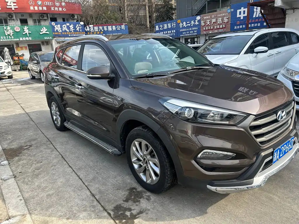 HYUNDAI TUCSON