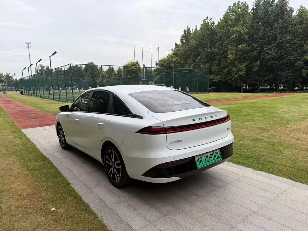 Roewe Young Wai D6 — миниатюра 4