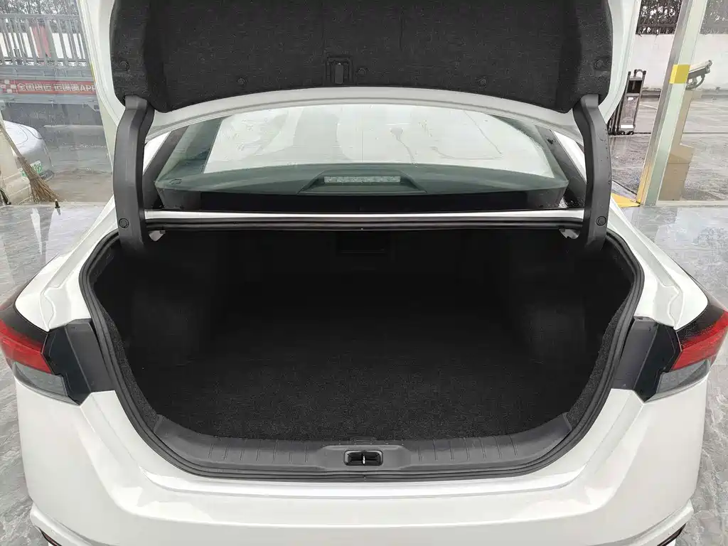 Nissan Teana — миниатюра 7