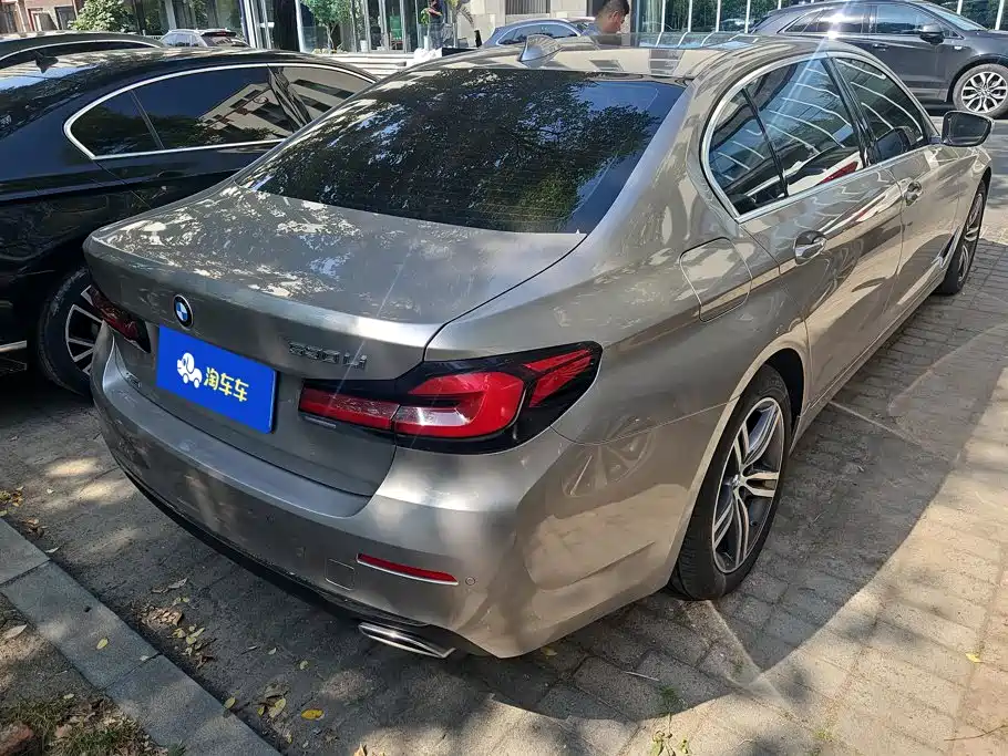 BMW 5 Series — миниатюра 3