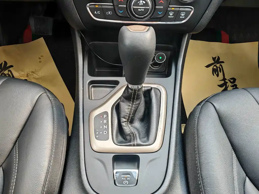 Jeep Cherokee — миниатюра 13