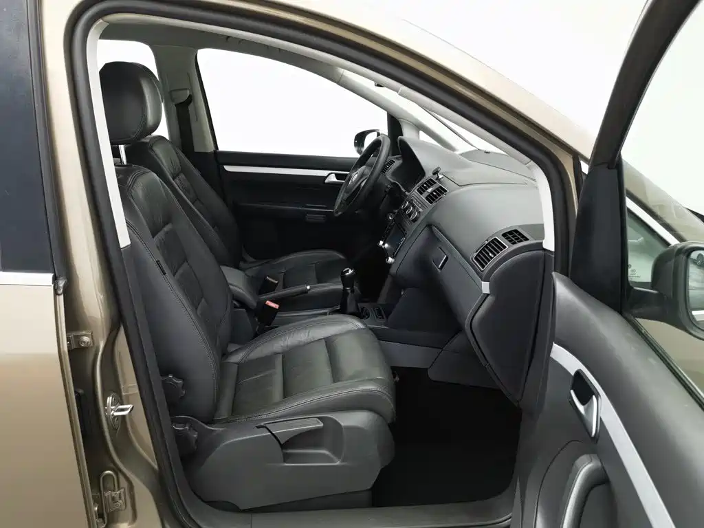 Volkswagen Touran — миниатюра 23