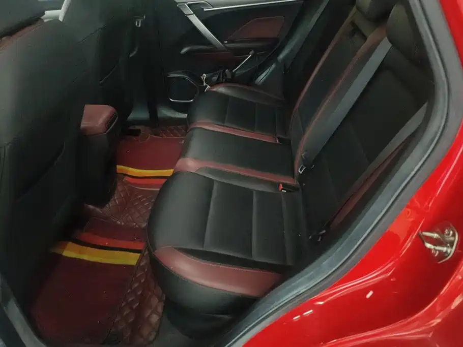 Geely Binyue — миниатюра 11