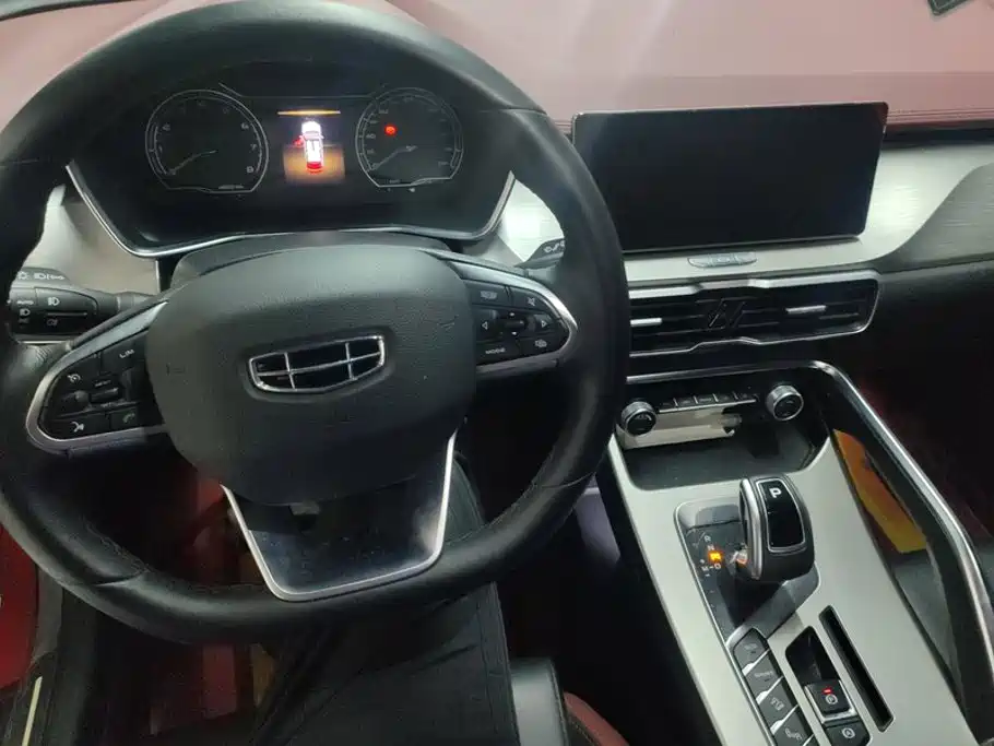 Geely Binyue — миниатюра 12