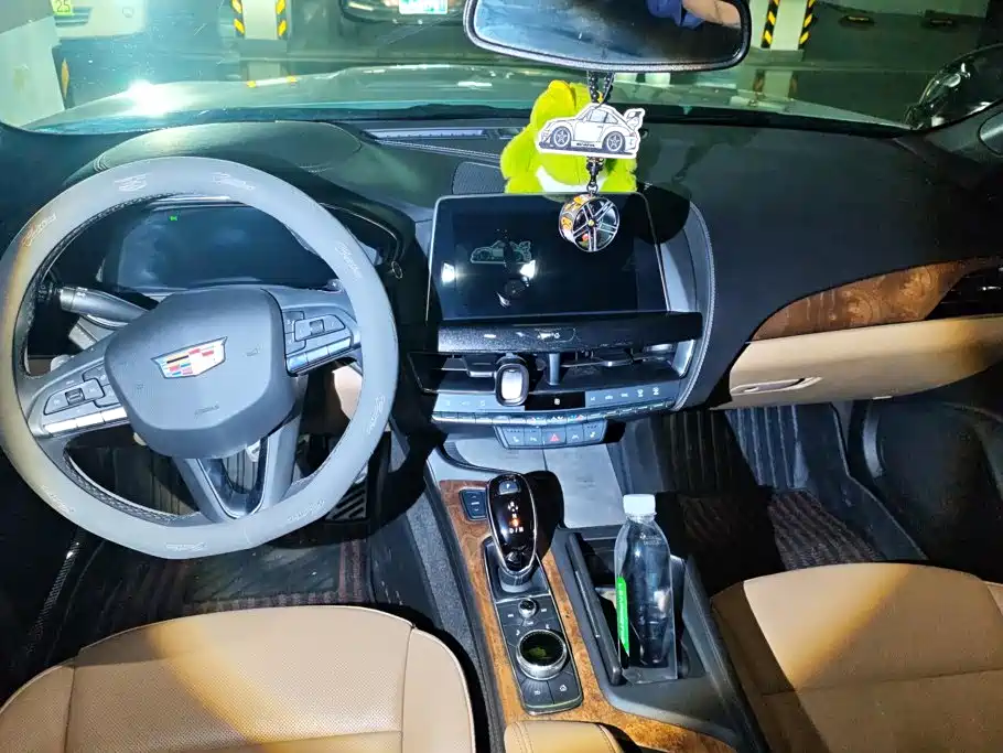 Cadillac CT5 — миниатюра 12
