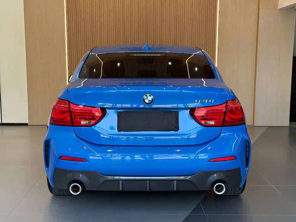 BMW 1 SERIES