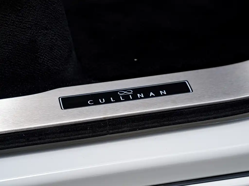 Rolls-Royce Cullinan — миниатюра 23