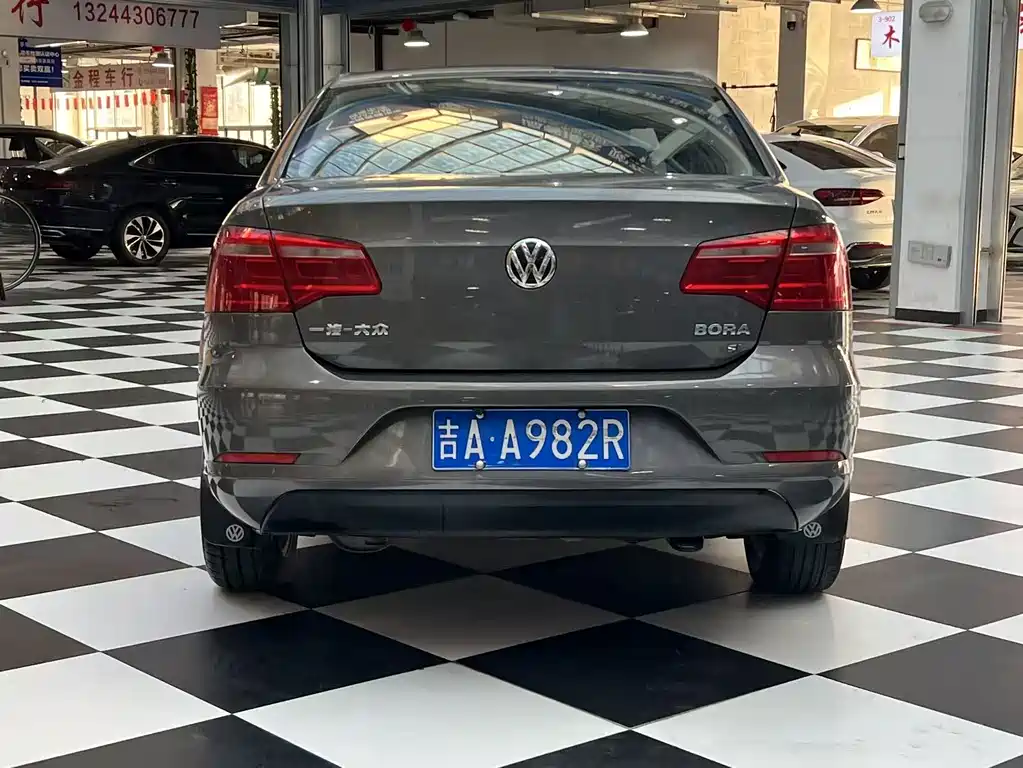 Volkswagen Bora — миниатюра 7