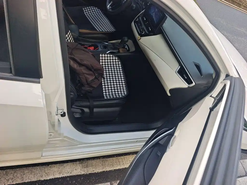 Toyota Corolla — миниатюра 19