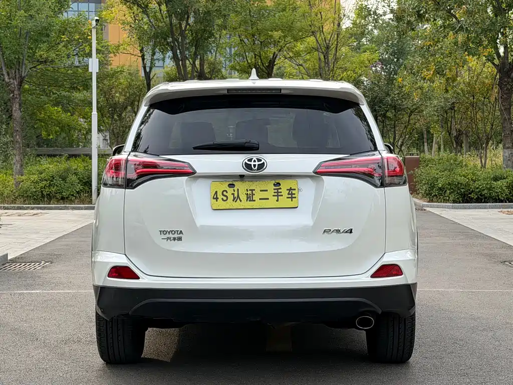 Toyota RAV4 — миниатюра 17