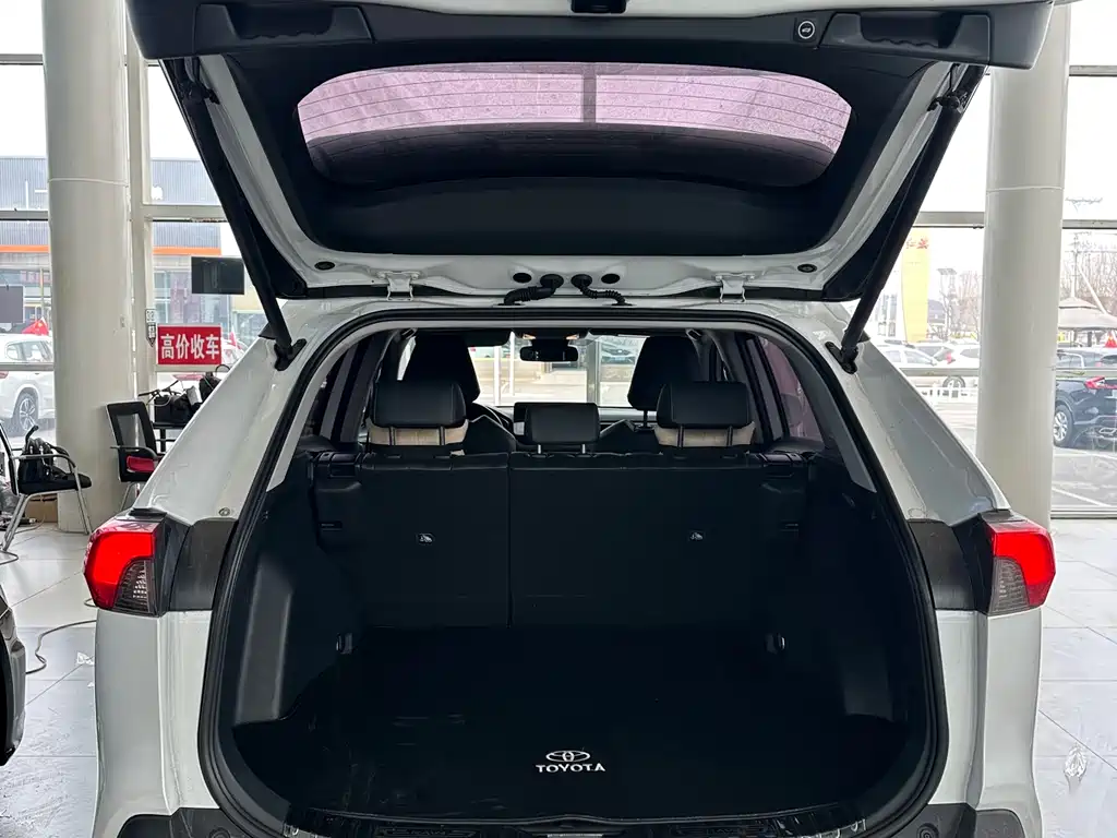 TOYOTA RAV4 RONGFANG