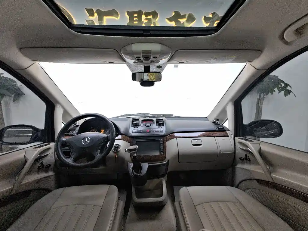 Mercedes-Benz Viano — миниатюра 21