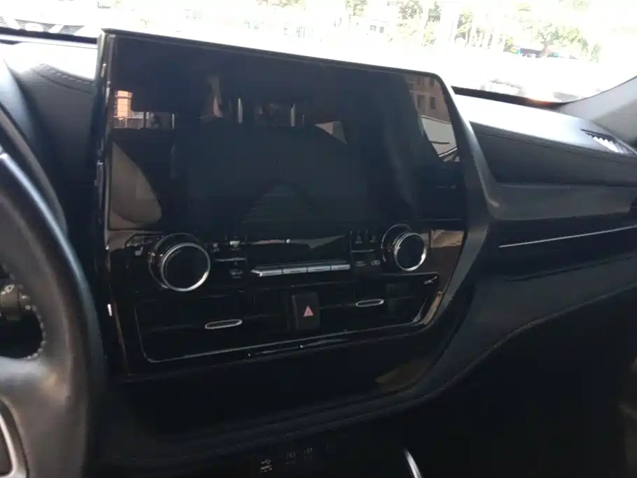 Toyota Crown Kluger — миниатюра 13