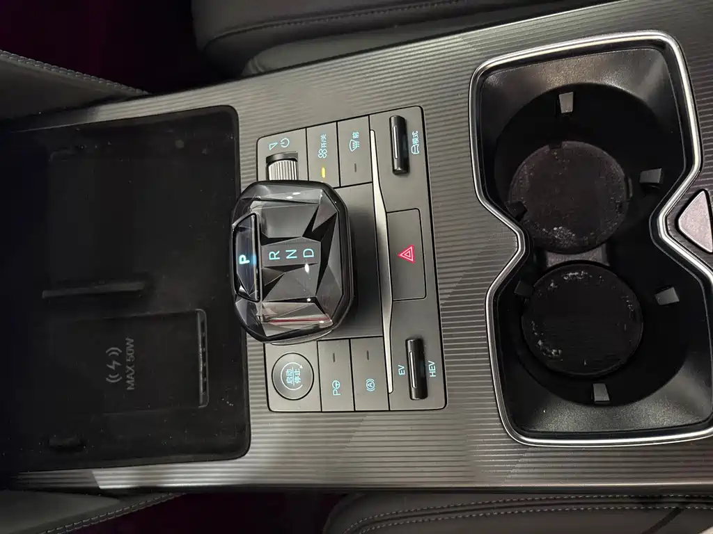 BYD L DM-i — миниатюра 9