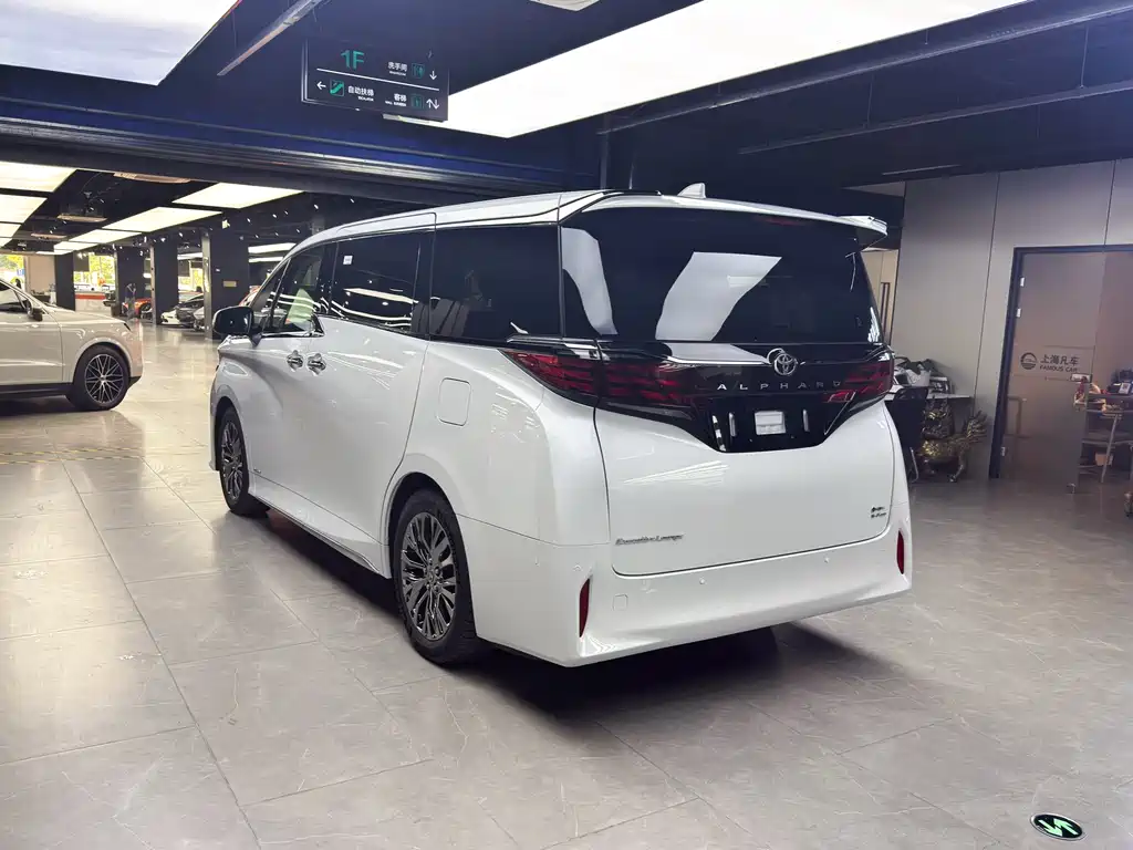 Toyota Alphard 2025 2.5L Premium