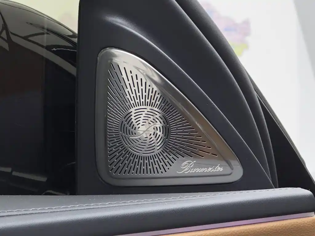Mercedes-Benz E-Class — миниатюра 13