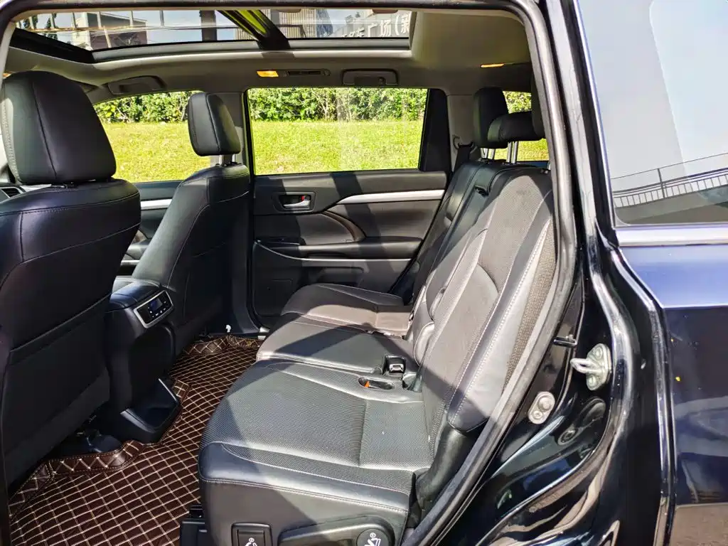 Toyota Highlander — миниатюра 8