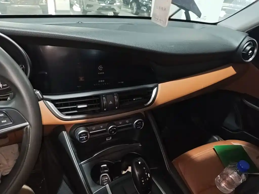 Alfa Romeo Giulia — миниатюра 13