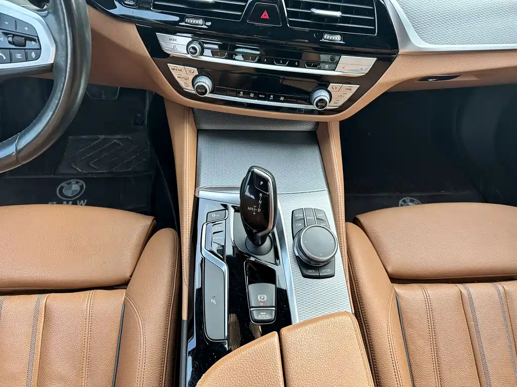 BMW 5 Series (Import) — миниатюра 11