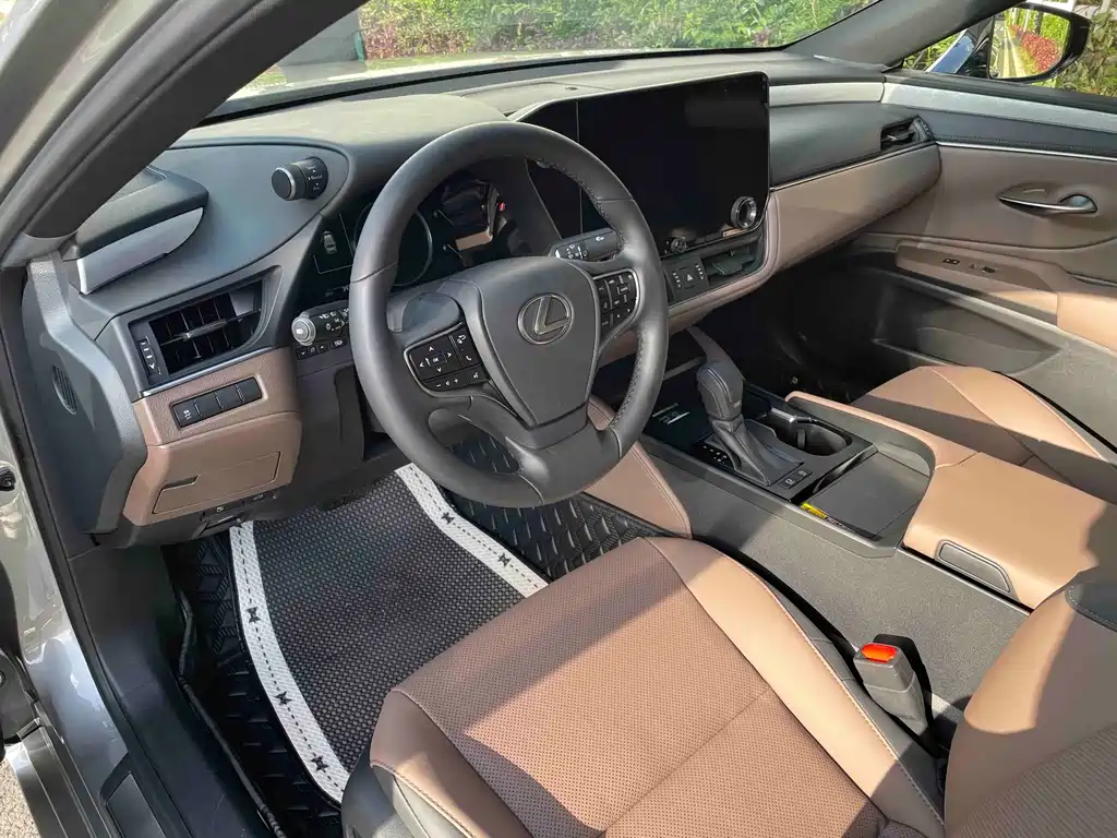 Lexus ES — миниатюра 11
