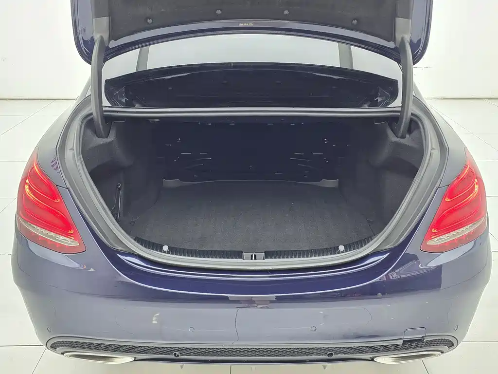 Mercedes-Benz C-Class — миниатюра 12