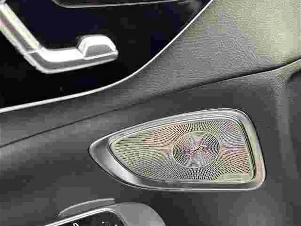 Mercedes-Benz C-Class — миниатюра 8