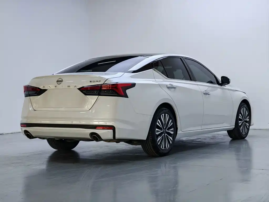Nissan Teana — миниатюра 9