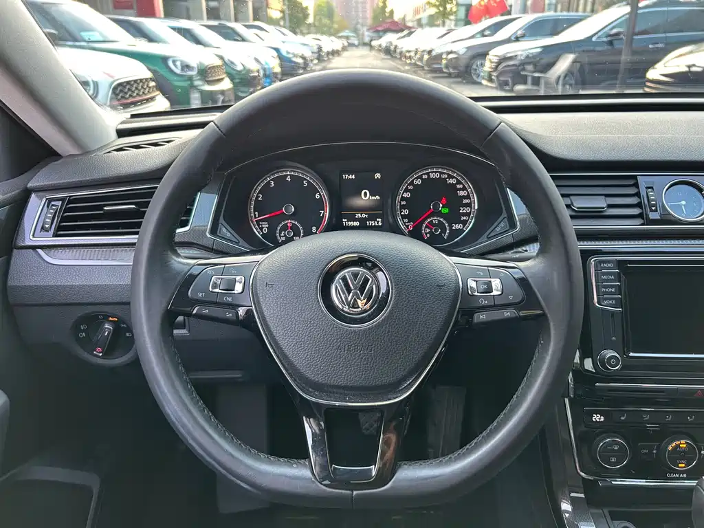 Volkswagen Passat — миниатюра 9