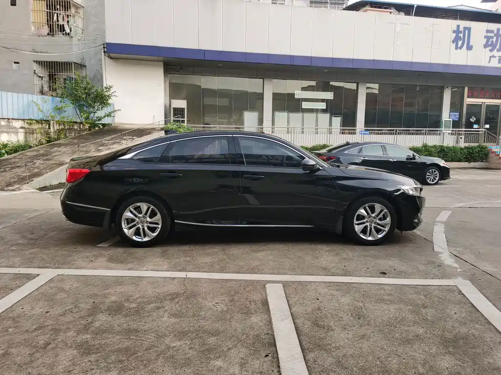 Honda Accord — миниатюра 7