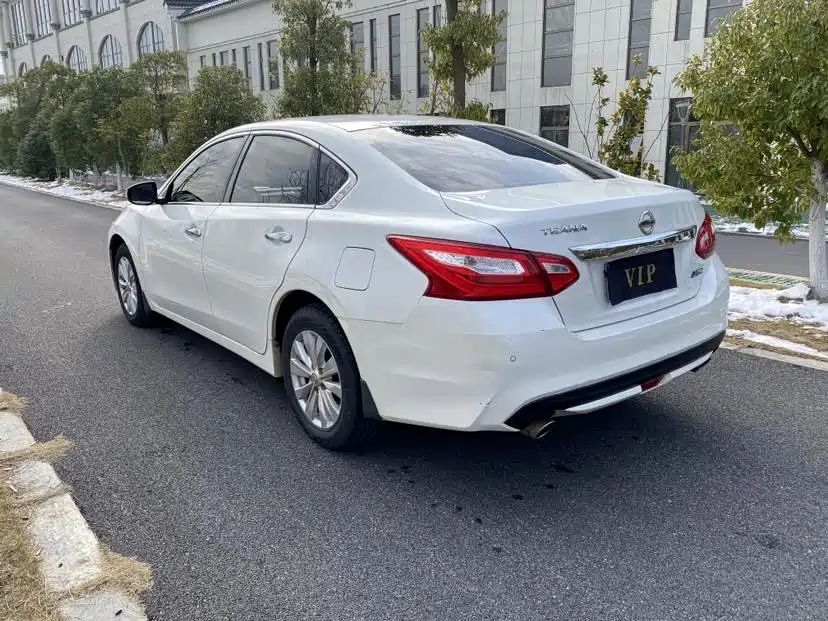 NISSAN TEANA