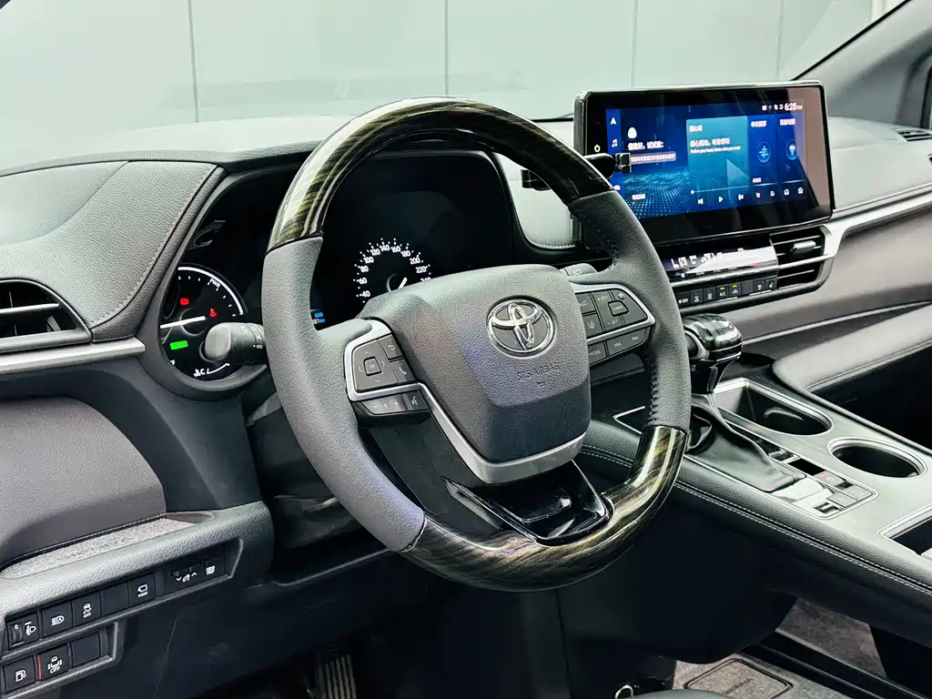 Toyota Sienna — миниатюра 11