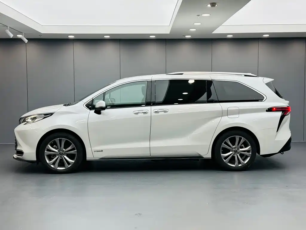 Toyota Sienna — миниатюра 7