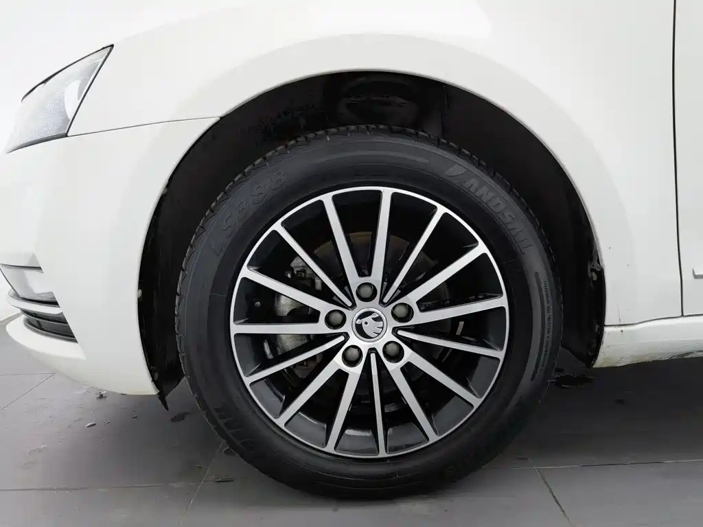 Skoda Octavia — миниатюра 17
