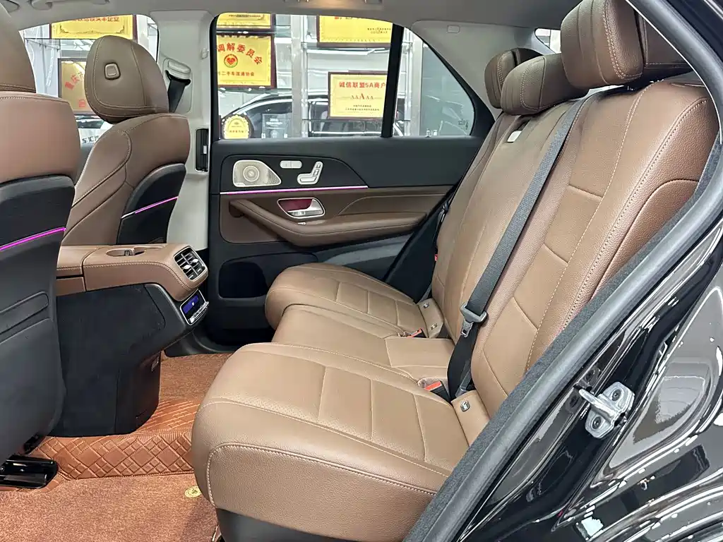 Mercedes-Benz GLE (Import) — миниатюра 11