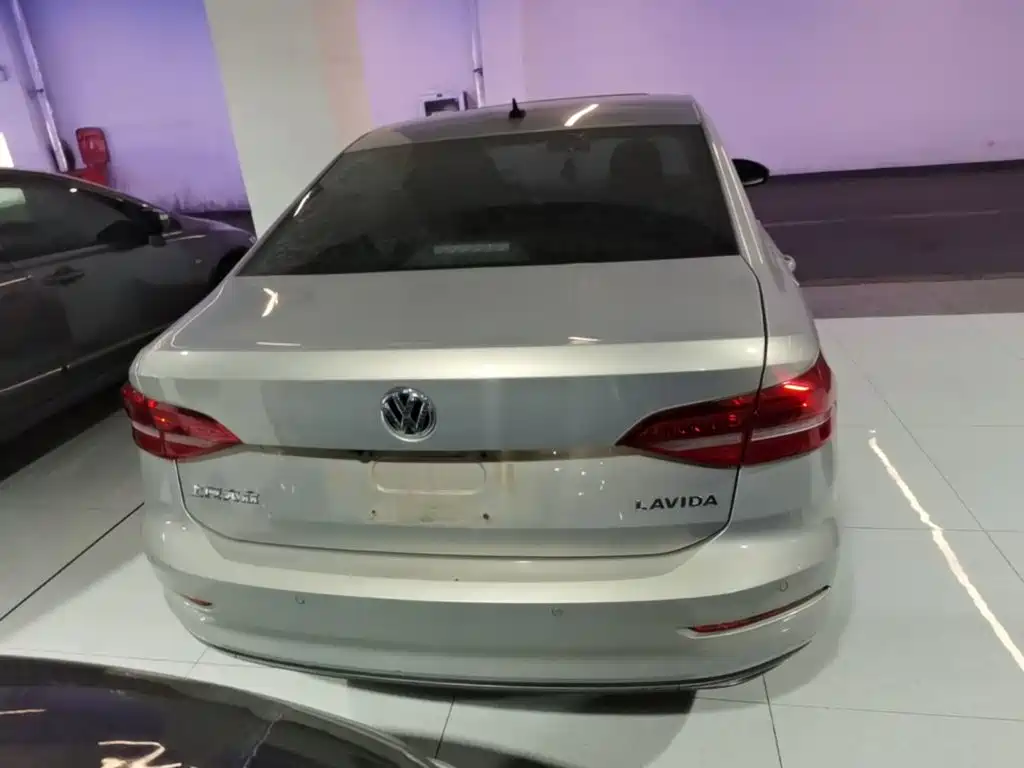 Volkswagen Lavida — миниатюра 6
