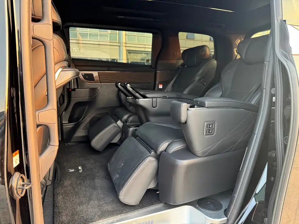 Toyota Vellfire — миниатюра 5