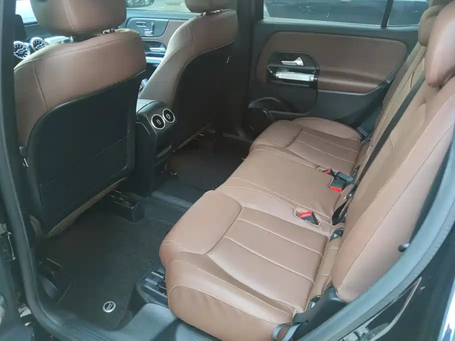 Mercedes-Benz GLB — миниатюра 11