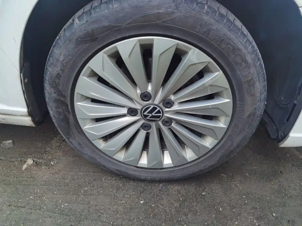Volkswagen Lavida — миниатюра 8