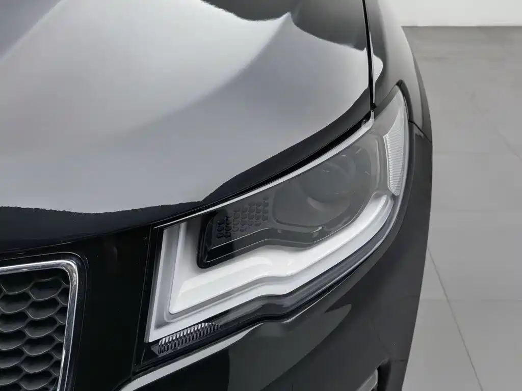 Jeep Compass — миниатюра 7