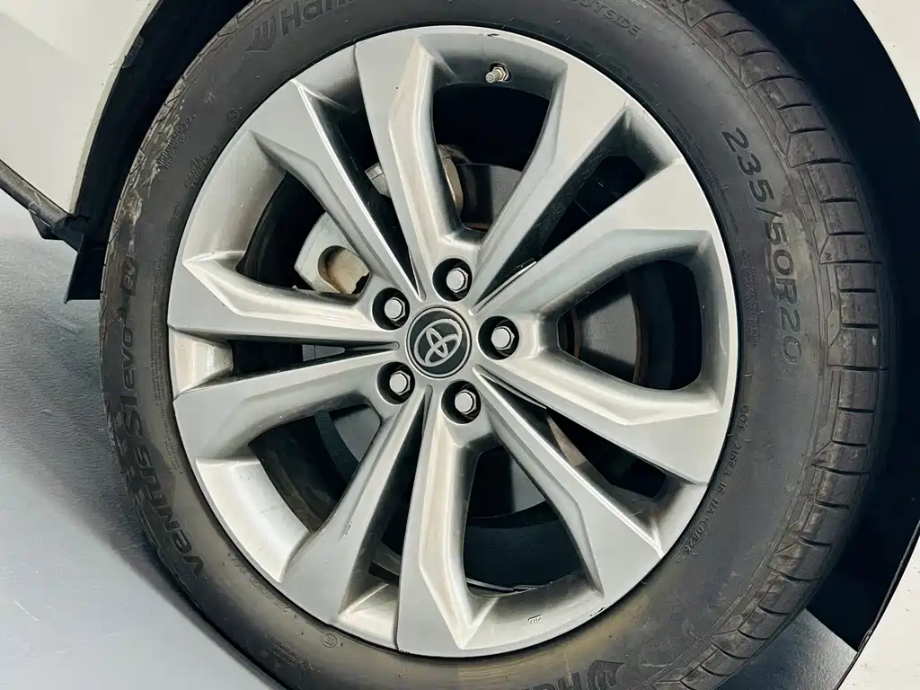 Toyota Sienna — миниатюра 8