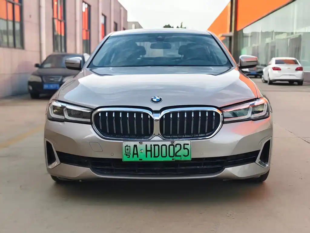 BMW 5 Series New Energy — миниатюра 2