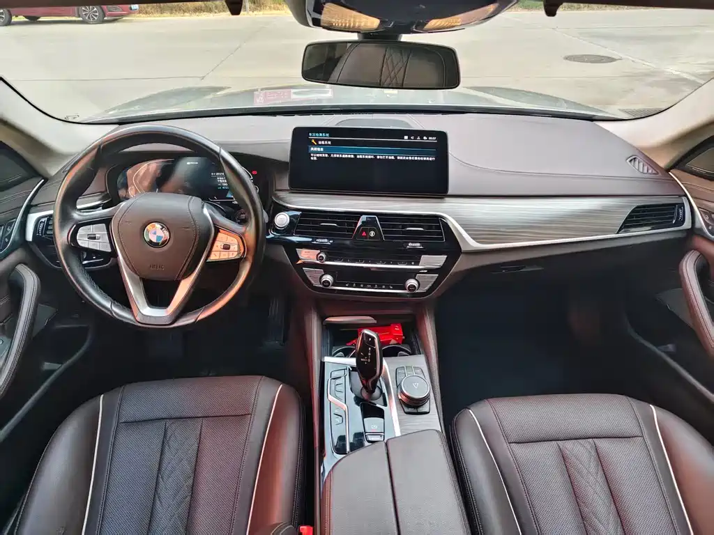 BMW 5 Series New Energy — миниатюра 6
