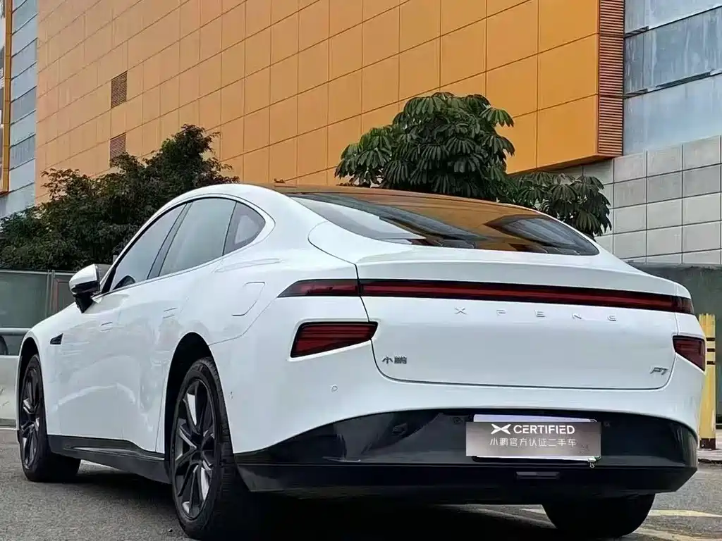 XPeng P7 — миниатюра 10