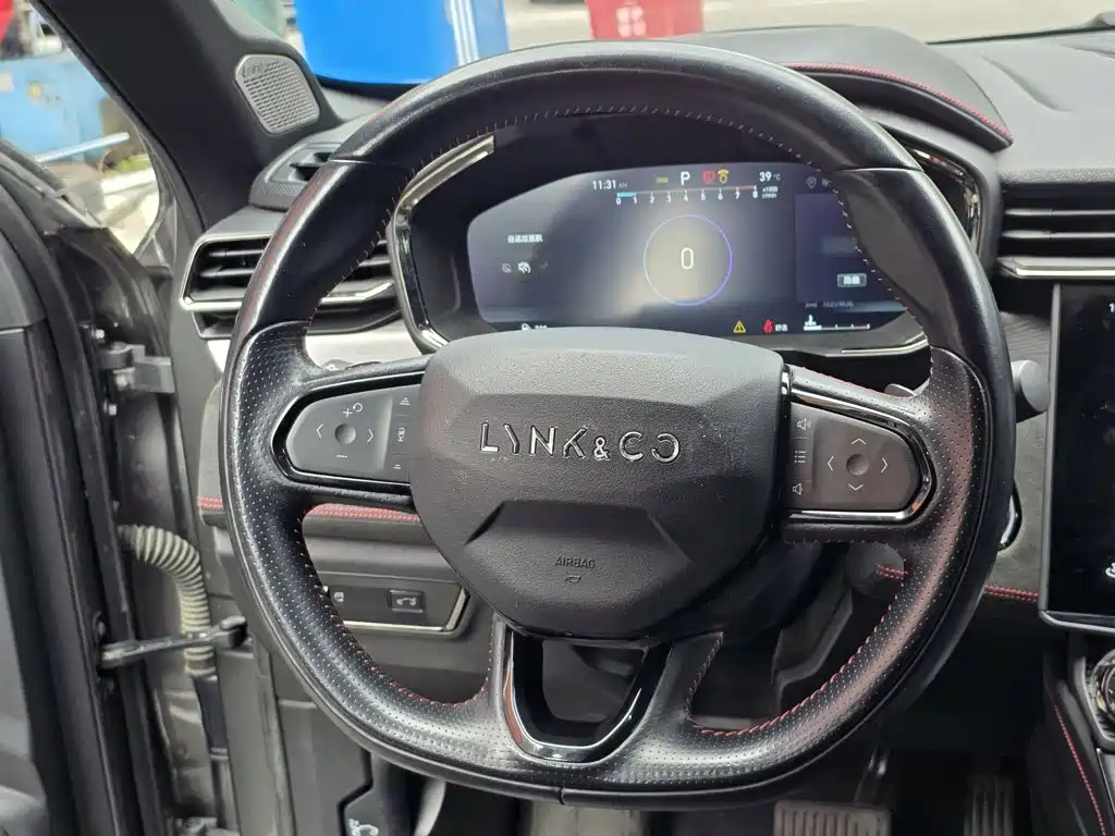 Lynk & Co 05 — миниатюра 4